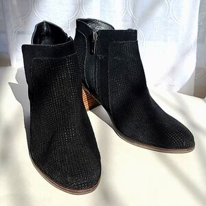 Lucky Brand Western Suede Ankle Booties Boots Black Cut Out Stacked Heel 8.5